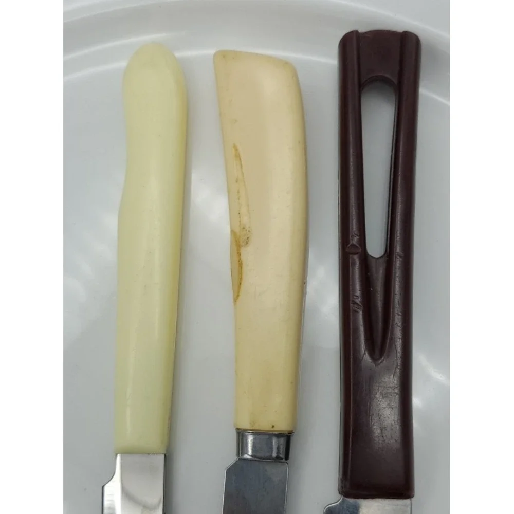 3 MCM Kitchen Knives With Plastic Handles Serrated Stanhome & Quikut Smooth Inox